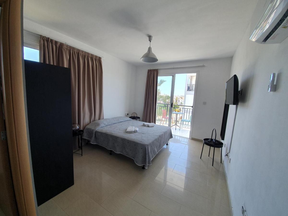 Valentinos Apartments Paphos Exterior foto