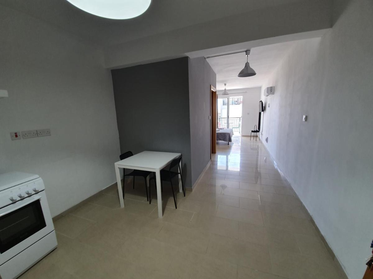 Valentinos Apartments Paphos Exterior foto