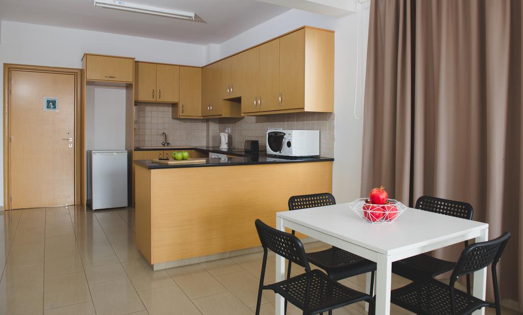 Valentinos Apartments Paphos Exterior foto