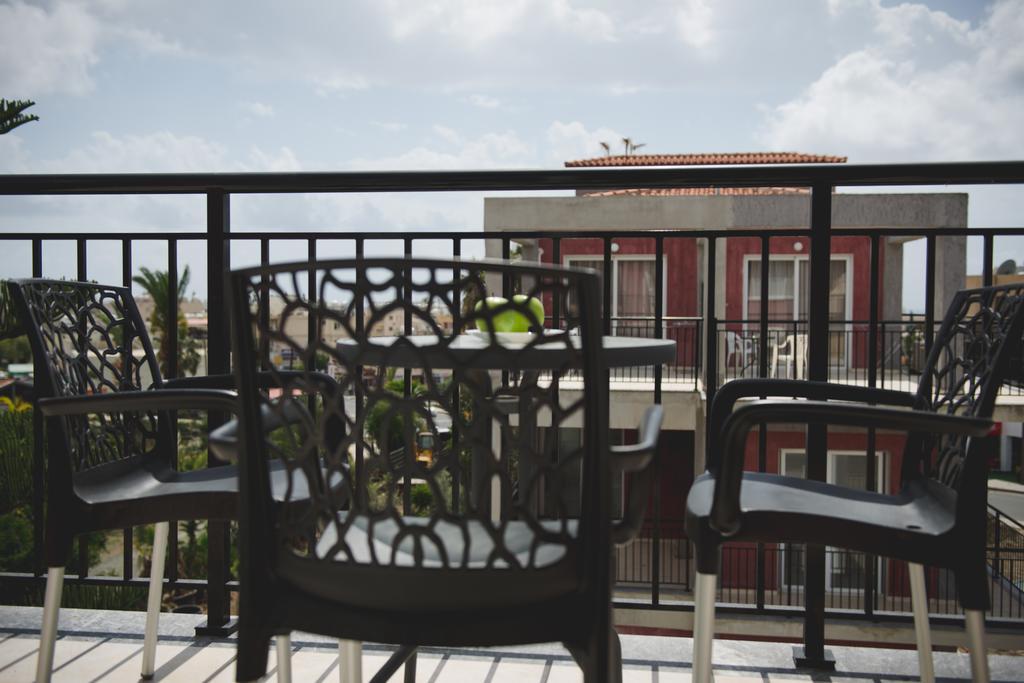 Valentinos Apartments Paphos Exterior foto