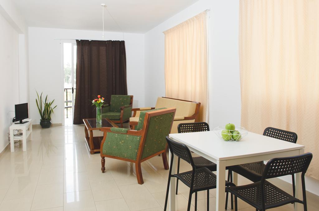 Valentinos Apartments Paphos Exterior foto