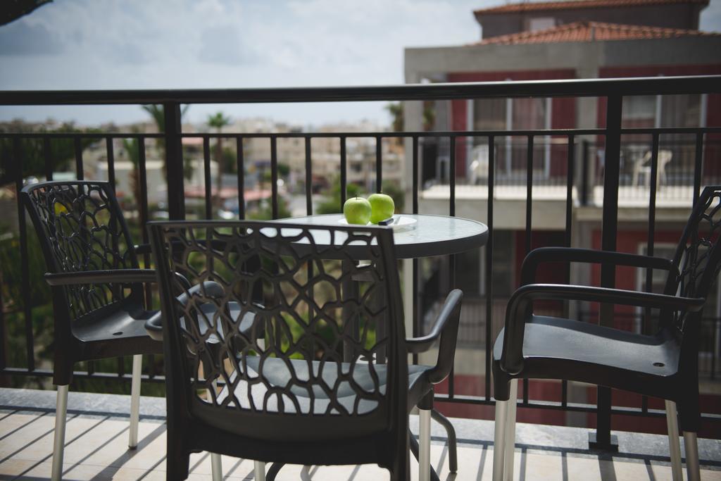 Valentinos Apartments Paphos Exterior foto