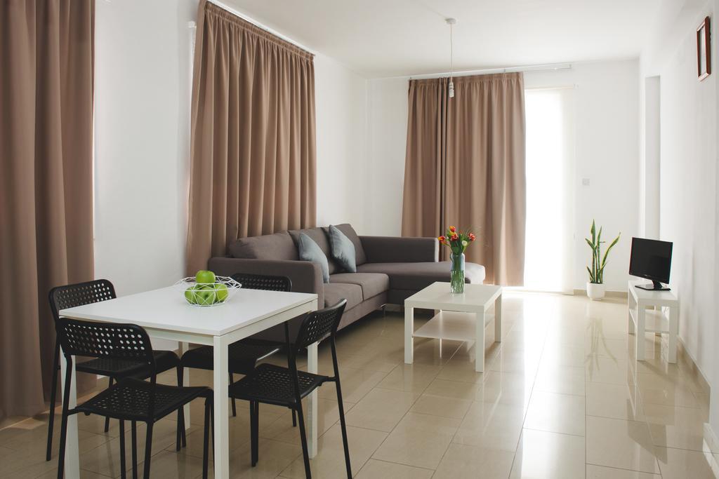 Valentinos Apartments Paphos Exterior foto