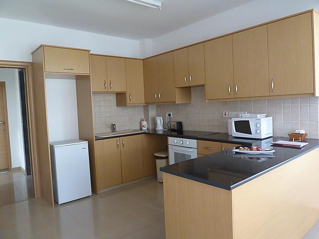 Valentinos Apartments Paphos Zimmer foto