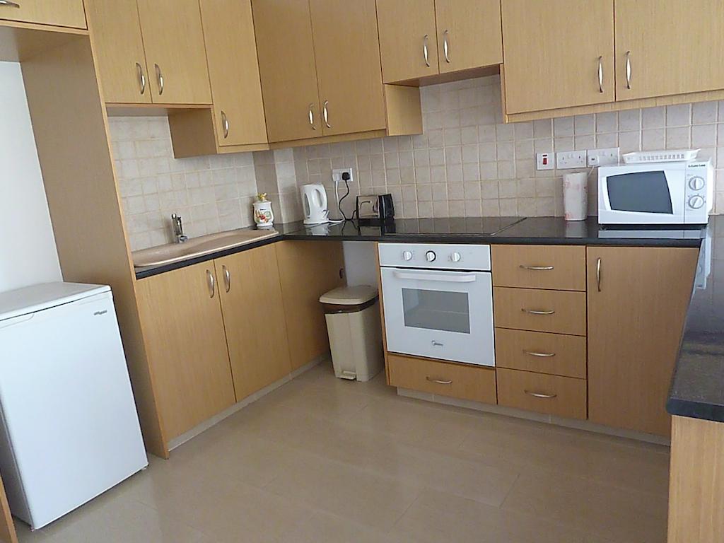 Valentinos Apartments Paphos Zimmer foto